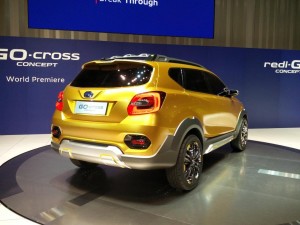 Datsun-GO-Cross-Concept-rear-three-quarter-unveiled-900x675